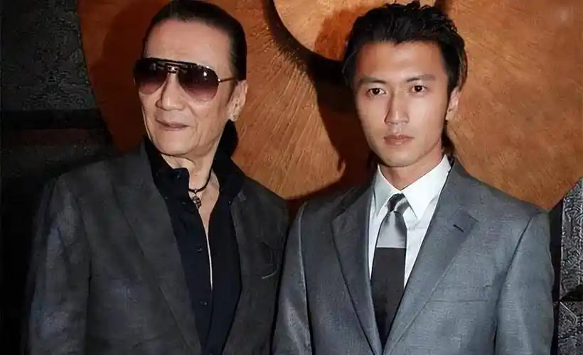 那应该是香港影视圈史上年龄最大的一次"重拳出击"当年79岁的谢贤出手