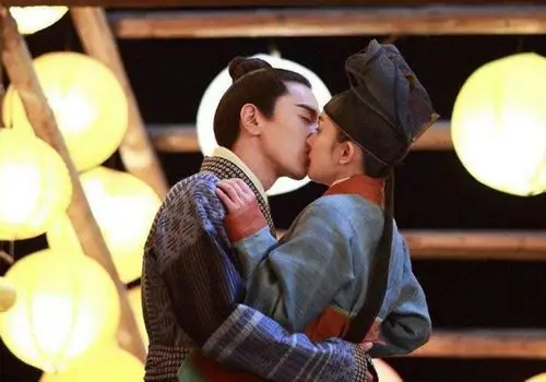 《三生三世》白浅与夜华的亲密戏,次次都超甜,图5最让人误会