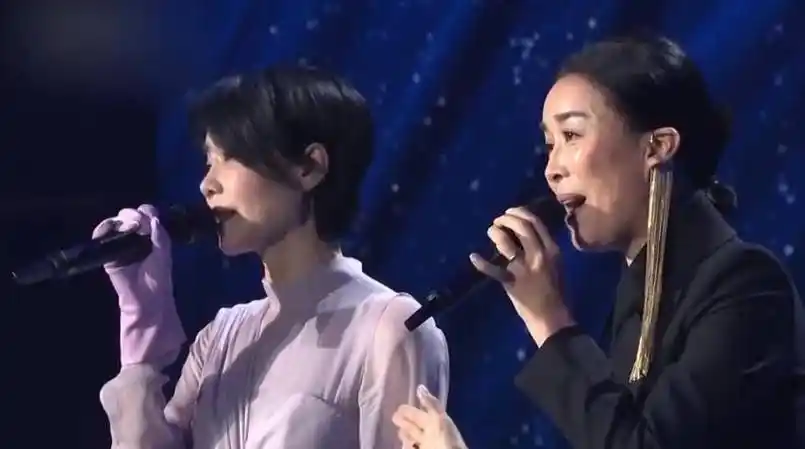 那英王菲对唱经典《相约九八》,是天后之争?还是神仙友谊?