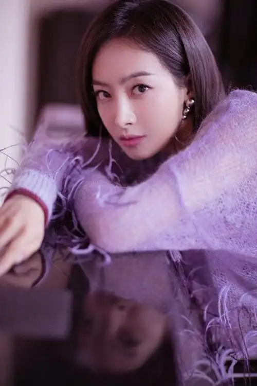 原创宋茜剪齐肩短发衣服品味直线上升31岁秒变成18岁少女