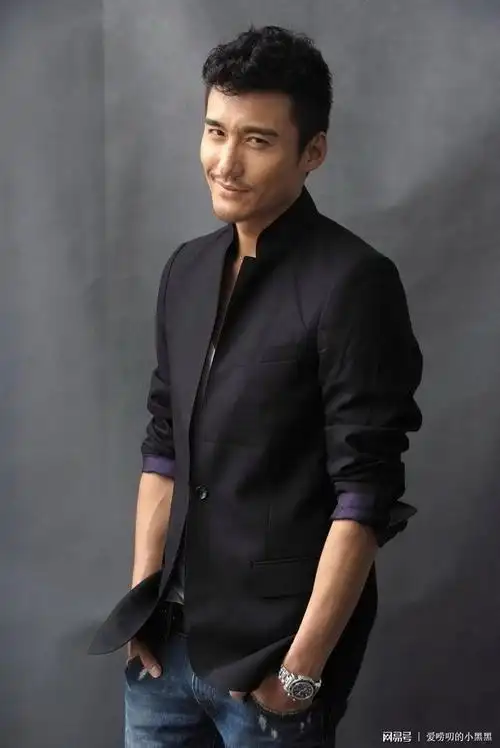 中国真正的小鲜肉49岁拥有25岁的颜值被称为中国第一男模