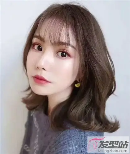 短发怎么烫简单又好看 显瘦空气感外翘烫发_发型站_最新流行发型设计