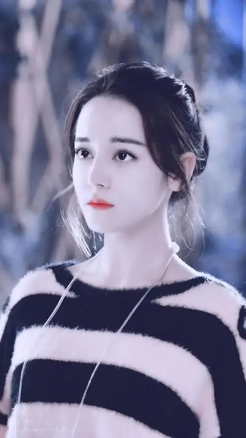 外表高冷美艳的女神热巴,现在却成了倒追专业户了|迪丽热巴|女神|外表