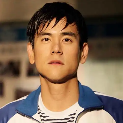 彭于晏演绎霸道将军 魅惑发型大盘点