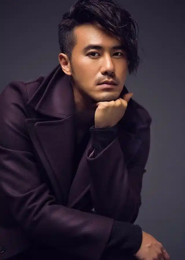 陈亦飞质感写真大片犀利的发型更增熟男魅力