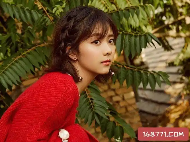 谭松韵吴奕辰被曝分手了,2019年热播的古装剧《锦衣之下》或许是经费