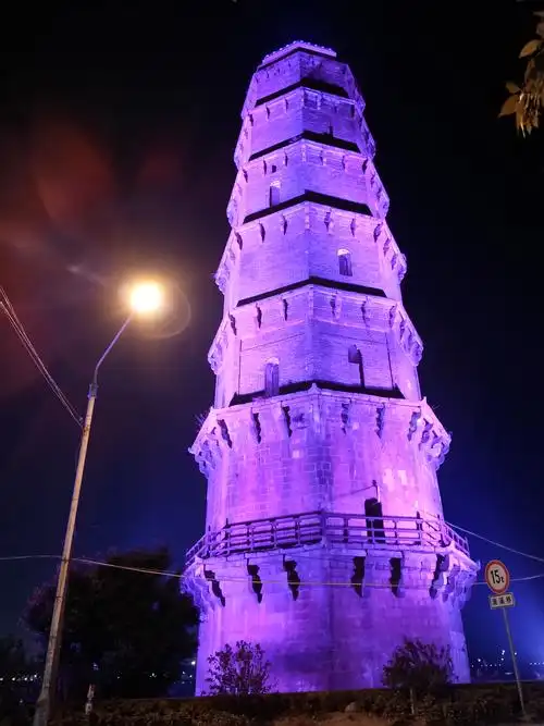 潮州古城龙湫宝塔夜景