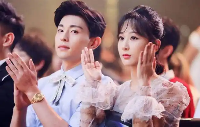 网曝杨紫在机场被人用花砸 原因却跟邓伦有关?