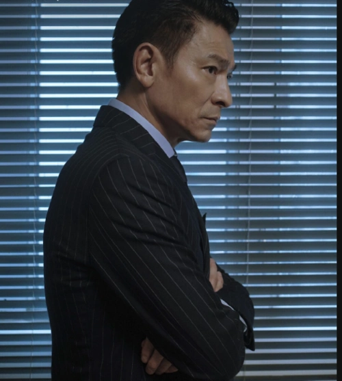 刘德华泰国坠马,喉咙发炎!公众们关心,投资方只关心亏不亏钱!