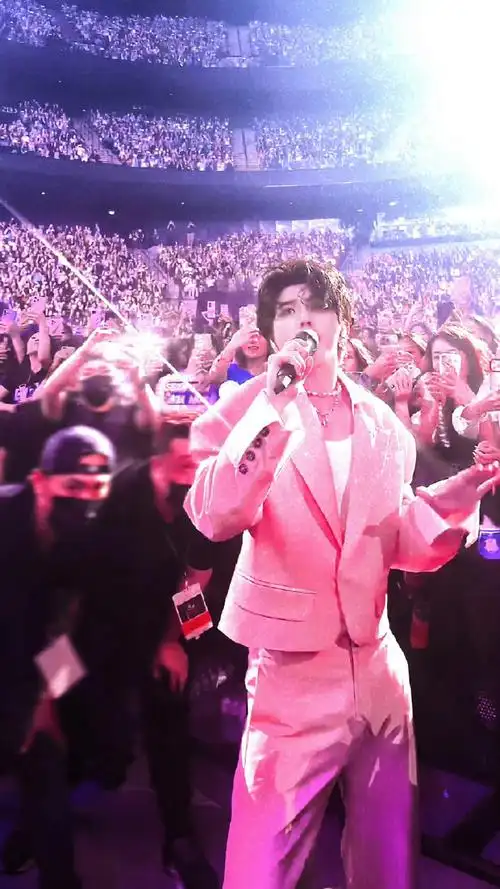 粉色这套好漂亮#蔡徐坤