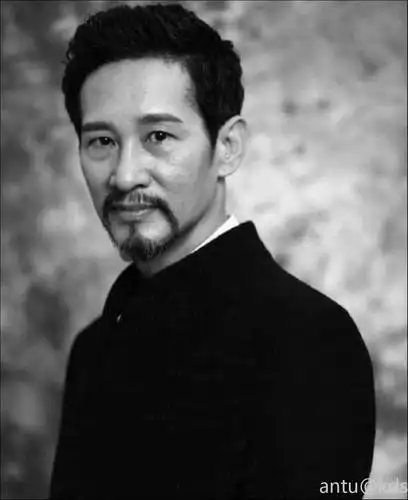 无名男演员一过40岁就晋级老戏骨了吗?