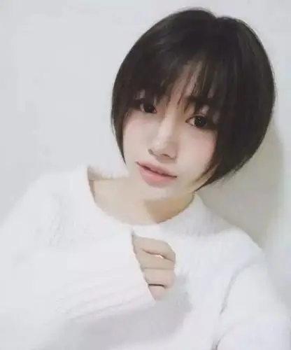 有层次的短碎发今年更流行 2019最新款时髦短碎发发型图片