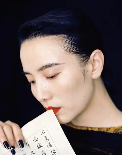 宋佳最新封面大片发布 优雅诠释复古东方美