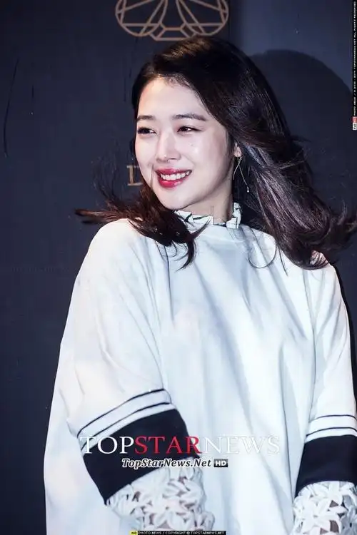 所有正在心情不好的人 都可以进来看看治愈的崔雪莉的笑容