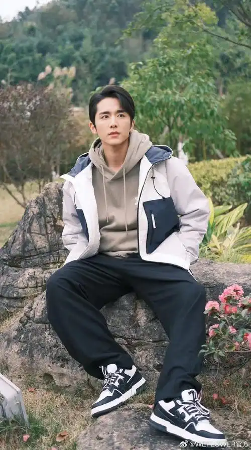 张新成超话#张新成同款#感谢 张新成 上脚小花板鞋wf001熊猫色2024年