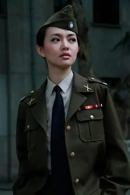 《重庆谍战》是我早期特别喜欢的一部谍战片.一部谍战片.