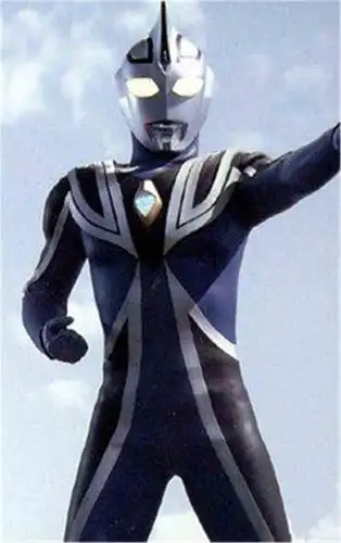 黑暗降临,浑身被黑暗环绕的戴拿漂浮在半空中,此刻他的状态前所未有