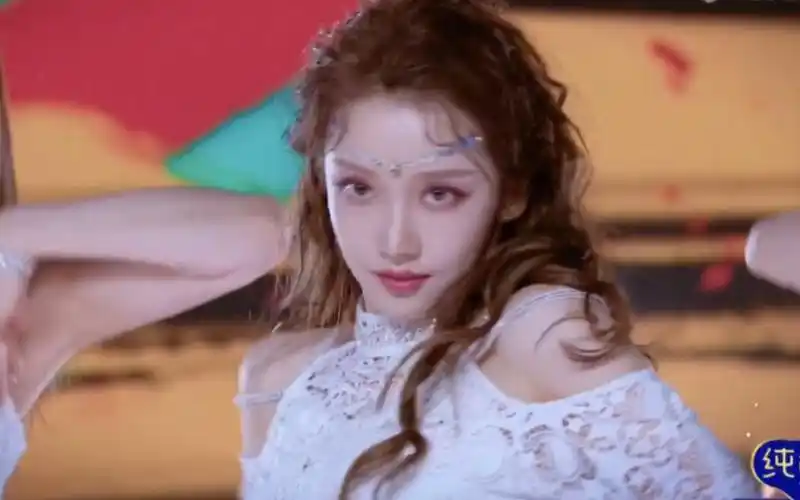 姜贞羽刘些宁卡点舞台《时候》谢安然异域风格