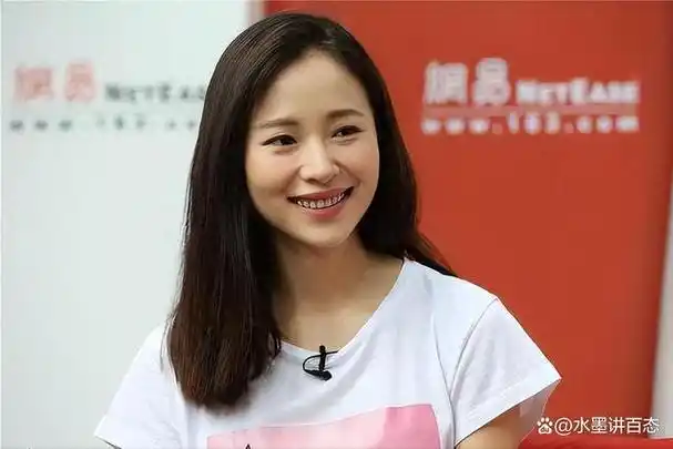 演员江一燕和吴镇宇之间有什么关系?