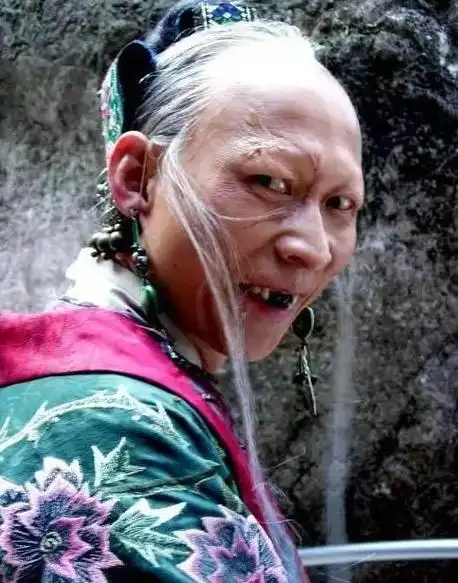 黄晓明裘千尺近照(裘千尺李明30岁进北电)(2)