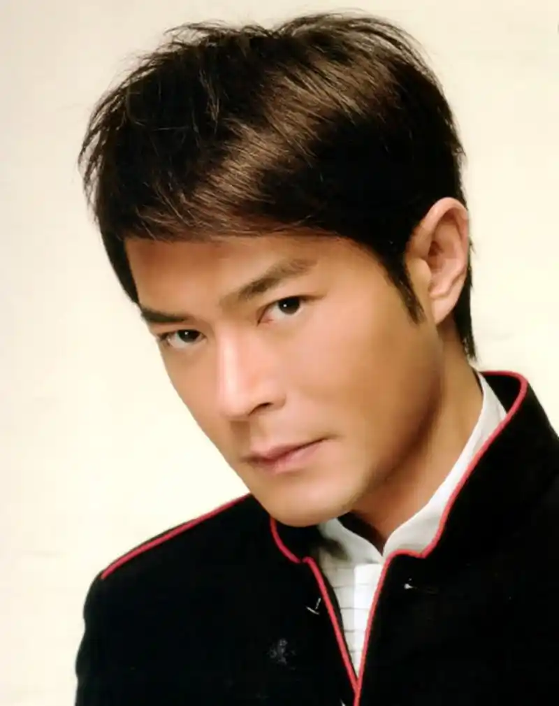 古天乐的四款发型:图一,图二精英范儿,图三帅气,图四最成熟!