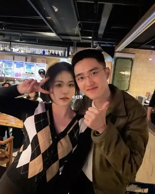 假装和嘟嘟合照