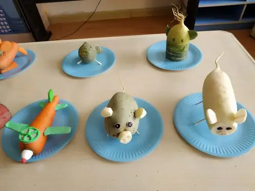 "神奇的萝卜" ——后杨家幼儿园小班萝卜大变身活动