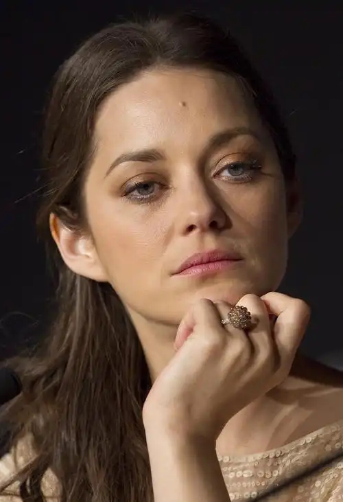 p>玛丽昂·歌迪亚(marion cotillard),1975年9月30日出生于法国巴黎