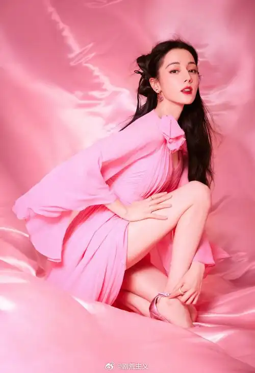 迪丽热巴超大耳环##迪丽热巴真迪粉