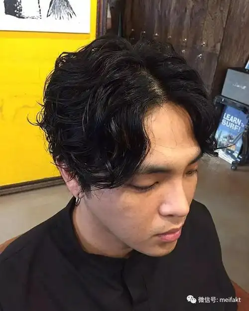 男生烫个"纹理烫发型"吧,真的很帅!