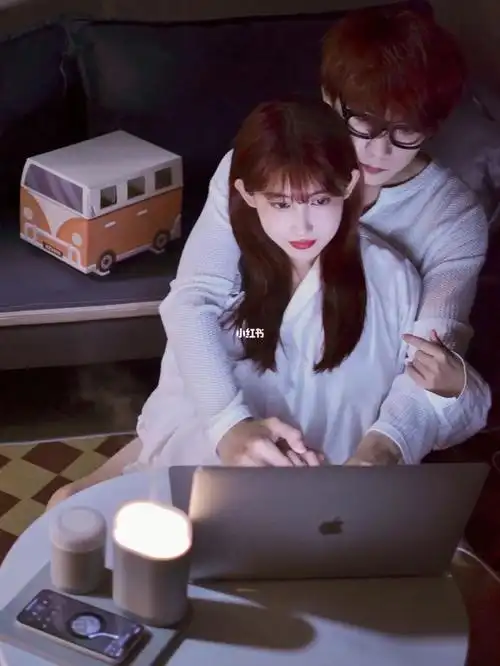 他说累了就去他的怀里躲一躲