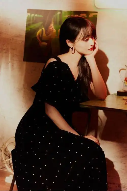 郑爽的时尚复古风穿搭真是绝了!