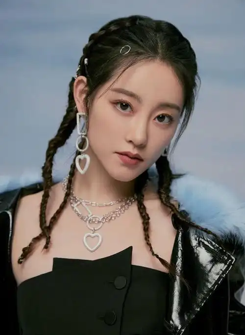 祝绪丹新时尚大片曝光轻松演绎优雅气质女郎别样时髦女孩上线