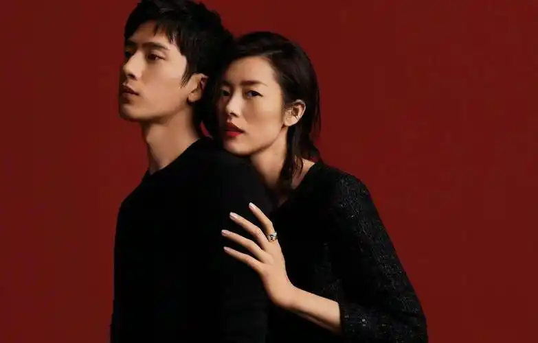 井柏然自打与倪妮分手后,就再也没有公开过恋情了.