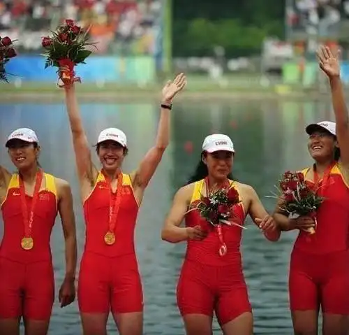 李颖的女儿叫金紫薇,是赛艇运动员.