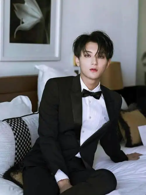 15岁就打工赚钱来给家人买礼物,二来也是锻炼自己.