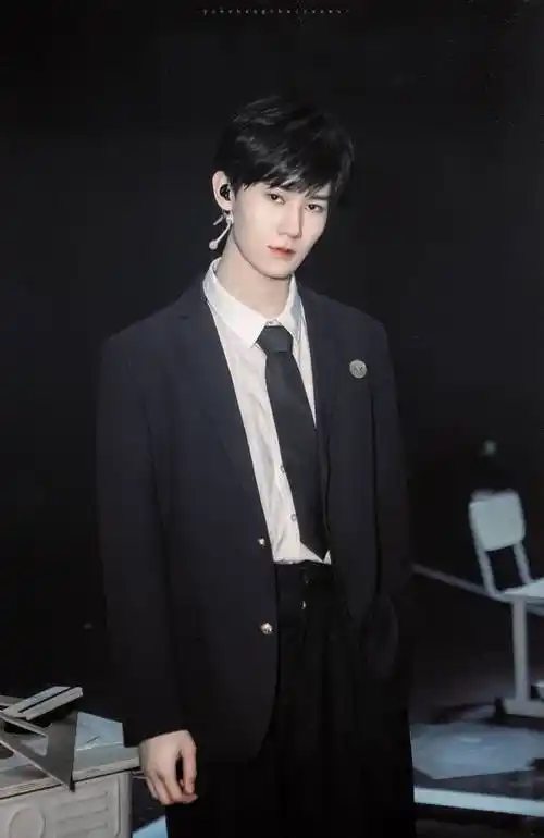 图源微博侵删歉张真源