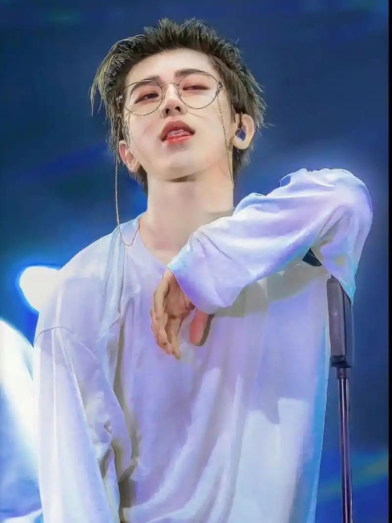 蔡徐坤稀有照片 每天都在想蔡徐坤啊