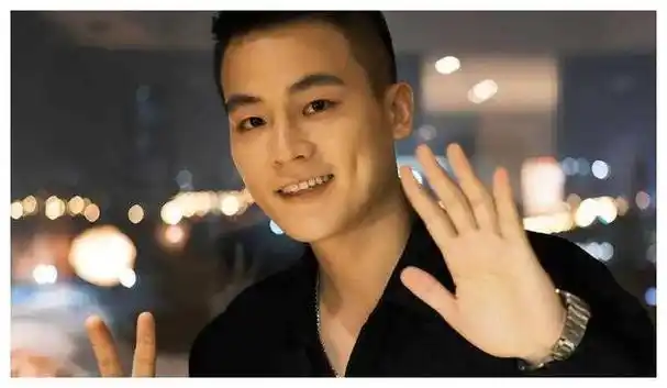 再现30集当代军旅经典,火爆期待》|欧豪