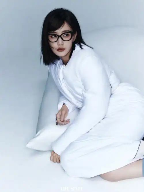 李一桐梦游城市大片##李一桐幻光夜行记