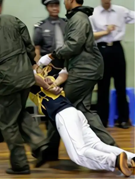 1998年,张子强被执行死刑真实影像