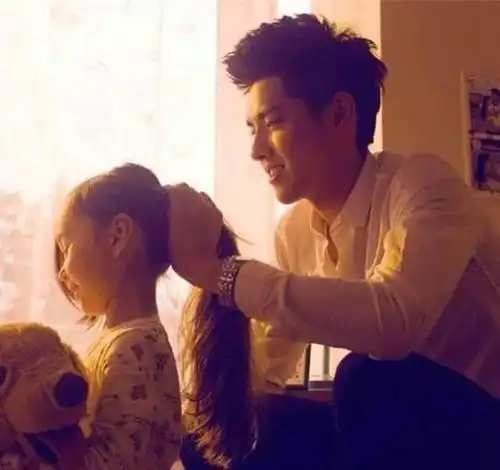 明星吴亦凡这么喜欢的这个小姑娘,究竟是不是他的私生女?