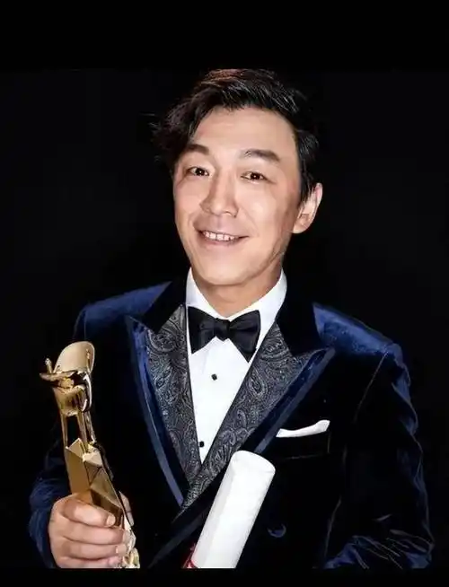 黄渤:从驻唱歌手到娱乐圈巨星的璀璨蜕变!