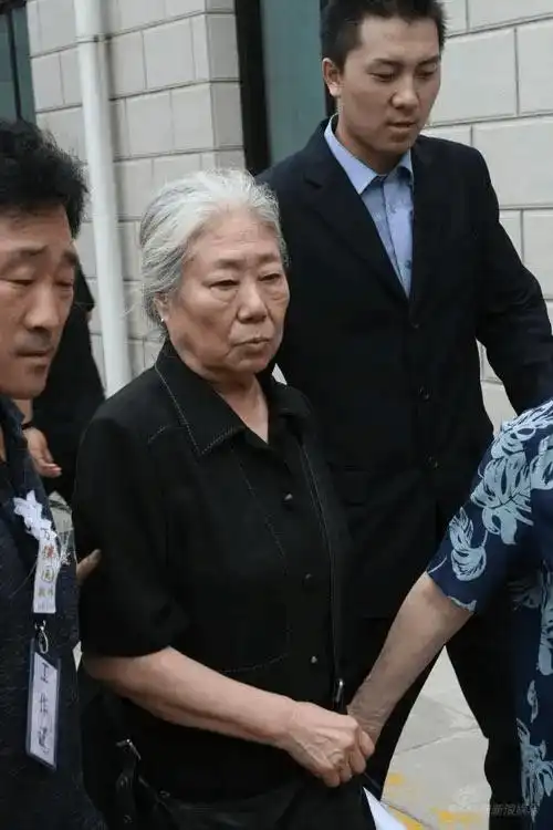 著名演员文兴宇:不听妻子的劝告戒烟,后半生让妻子黯然流泪_张克境