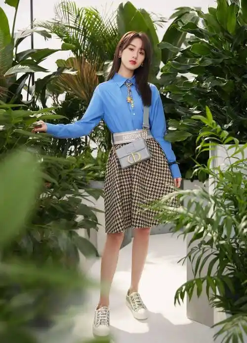 春季穿搭再次来袭,袁冰妍style开启春日时光
