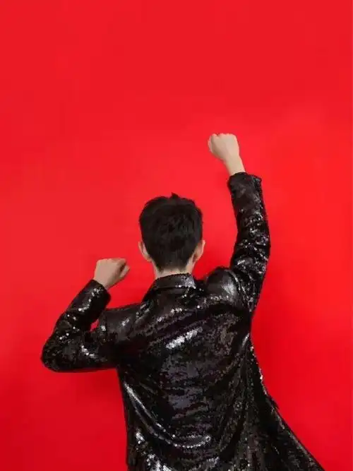 肖战 东方卫视跨年#期待主唱大人今年的跨年演出!冲鸭!