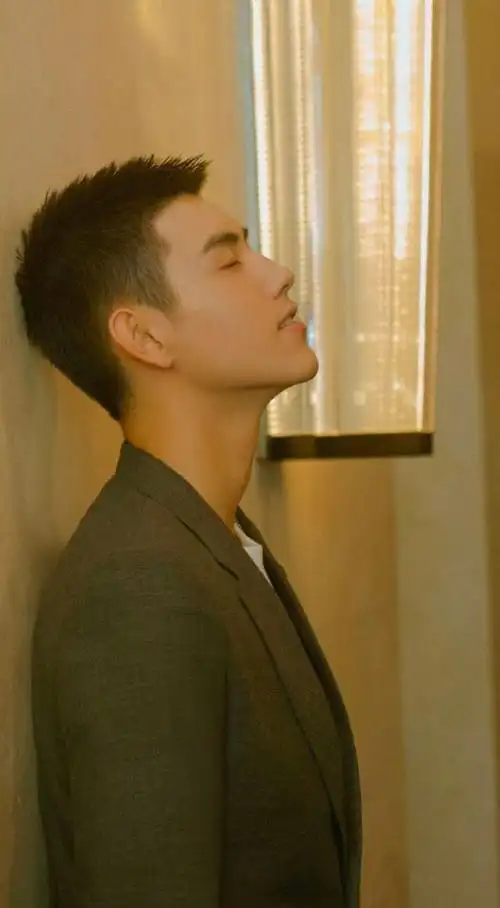 男明星侧颜杀,李易峰,朱一龙,杨洋经得起任何角度的考验