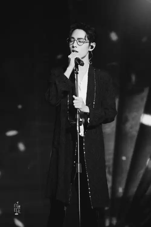 肖战 芭莎慈善夜