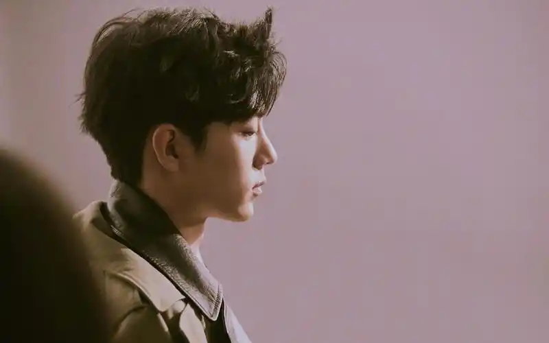 肖战帅气养眼高清桌面壁纸_大陆明星_壁纸下载_美桌网