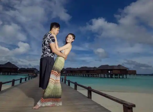 好闺蜜弦子结婚时,江铠同还曾带着翟天临去参加婚礼,留下了很多经典